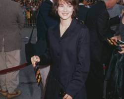 American actress Winona Ryder at the premiere of the film 'Batman' at the Mann Village Theatre in Westwood, Los Angeles, California, 19th June 1989.  (Photo by Vinnie Zuffante/Getty Images)