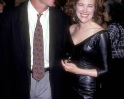 Actress Catherine O'Hara and husband Bo Welch attend the 'Batman' Westwood Premiere on June 19, 1989 at Mann Bruin Theatre in Westwood, California. (Photo by Ron Galella, Ltd./Ron Galella Collection via Getty Images)