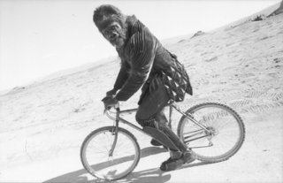 Planet of the Apes on Set: 104D-009-017Trona, California, USA 2001