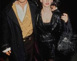 Actress Winona Ryder and actor Johnny Depp attend the "Edward Scissorhands" Westwood Premiere at Avco Center Cinemas in Westwood, California, US, 6th December 1990. (Photo by Vinnie Zuffante/Getty Images)