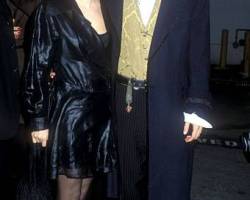 Winona Ryder & Johnny Depp at a Edward Scissorhands Premiere (Photo by Barry King/WireImage)