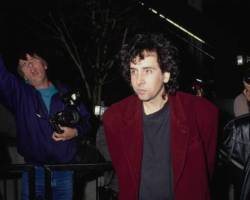 American film director Tim Burton attends the premiere of his film 'Edward Scissorhands' at the Avco Theater in Westwood, California, USA, 6th December 1990.     (Photo by Vinnie Zuffante/Getty Images)