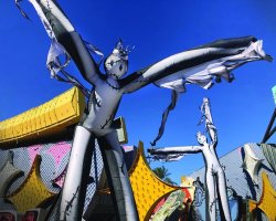 Tim-Burton-Neon-Museum-2019_28